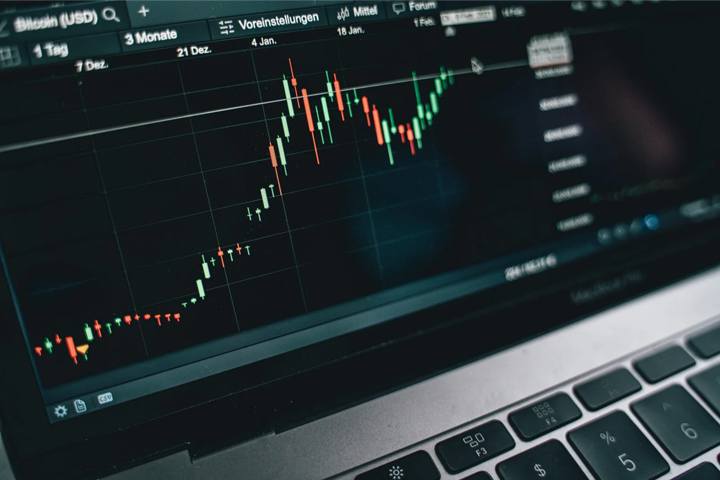 Fintelio Latam Simulador de Trading & Análisis con IA